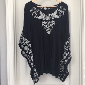 Monoreno cream embroidered Navy tunic Size S